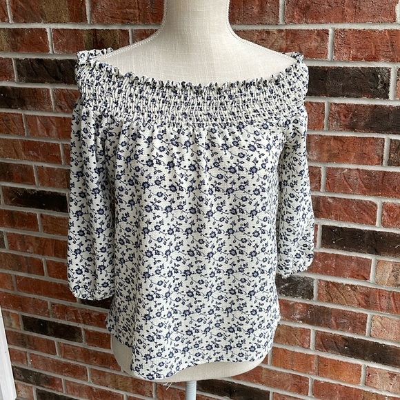 Kaileigh‎ Smocked Off Shoulder Top - Picture 1 of 8